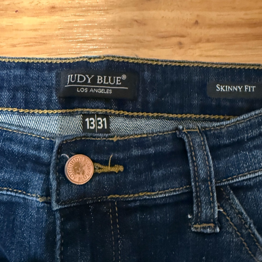 Judy Blue Women's Distressed Skinny Fit Blue Jeans size 13/31 - Picture 3 of 6